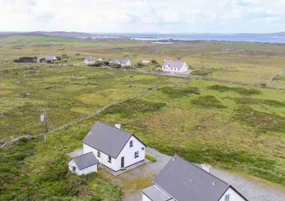 Pink Cottage Балликоннили Экстерьер фото